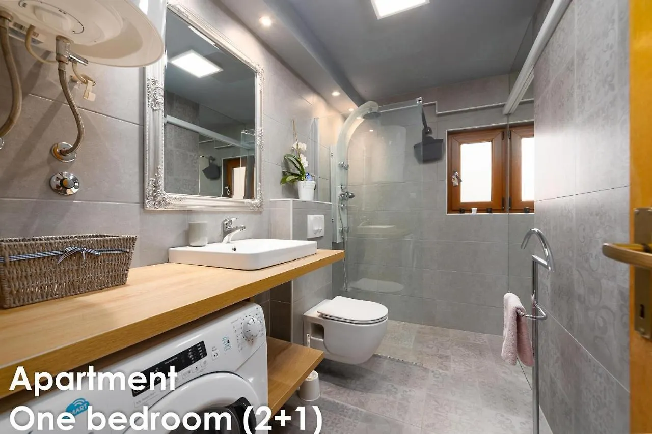 Glamour Apartments Vrsar 0*,